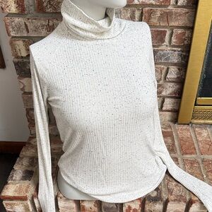 Varley Off-White Ribbed Turtleneck Top small